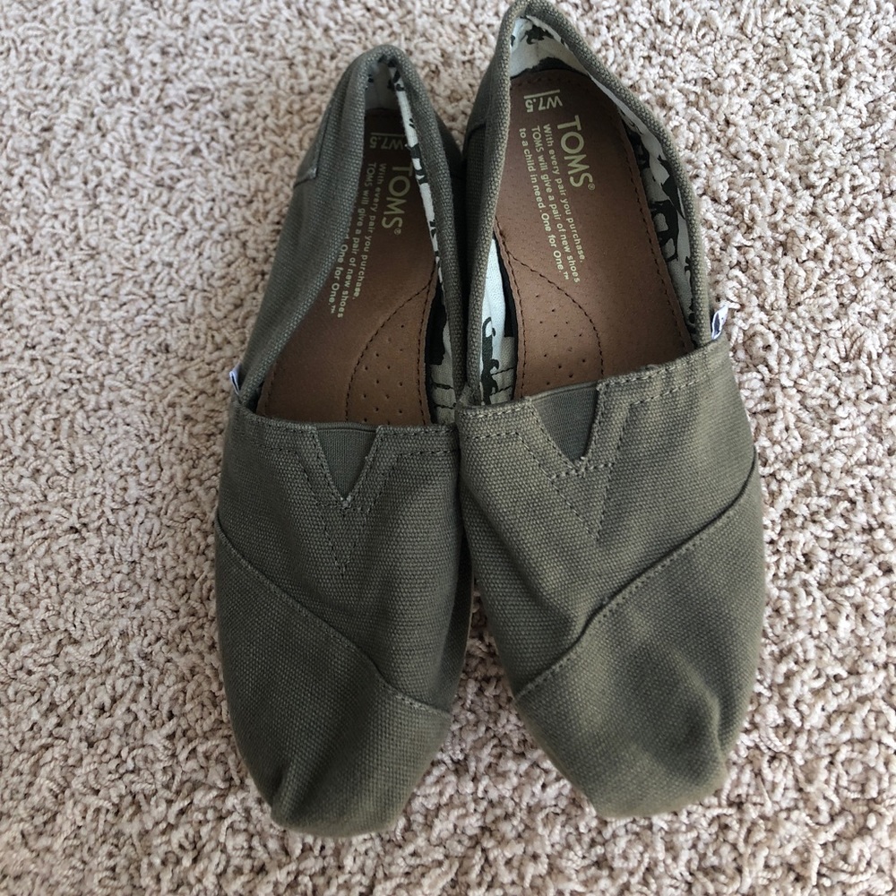 Army Green TOMS